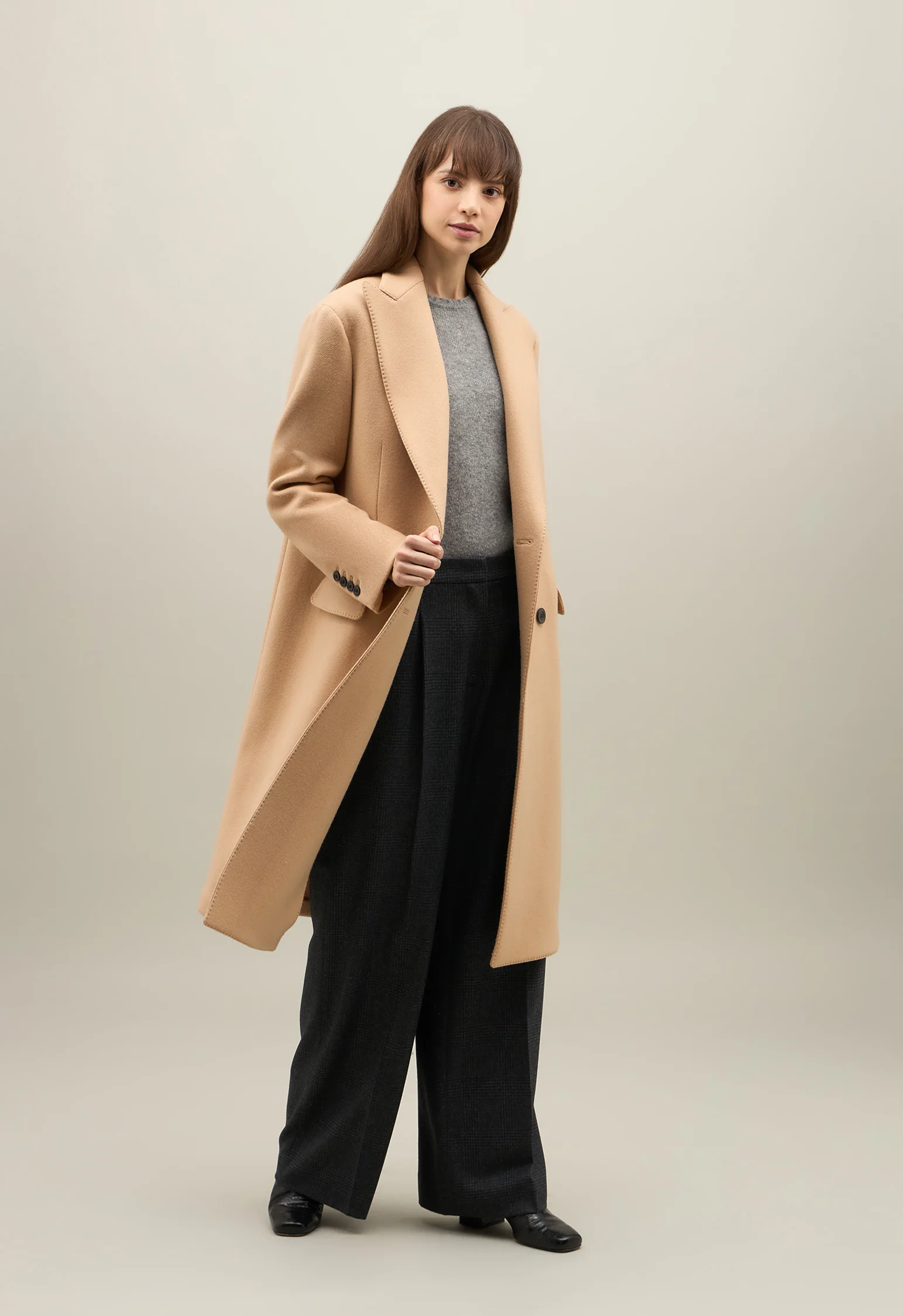 Cappotto doppiopetto in misto lana beige