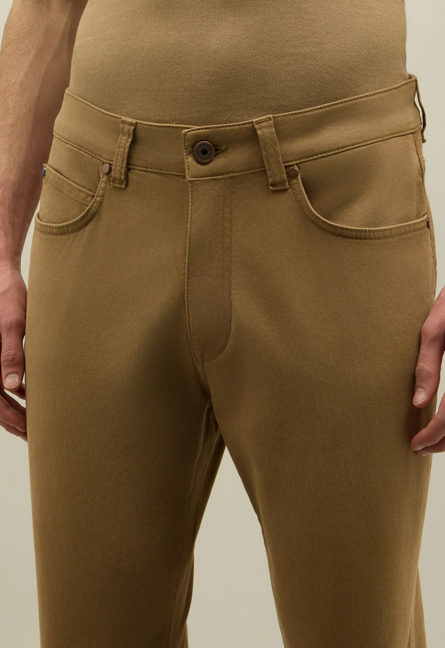 Pantalone 5 tasche in cotone e seta tinti in capo marrone chiaro - Image 3