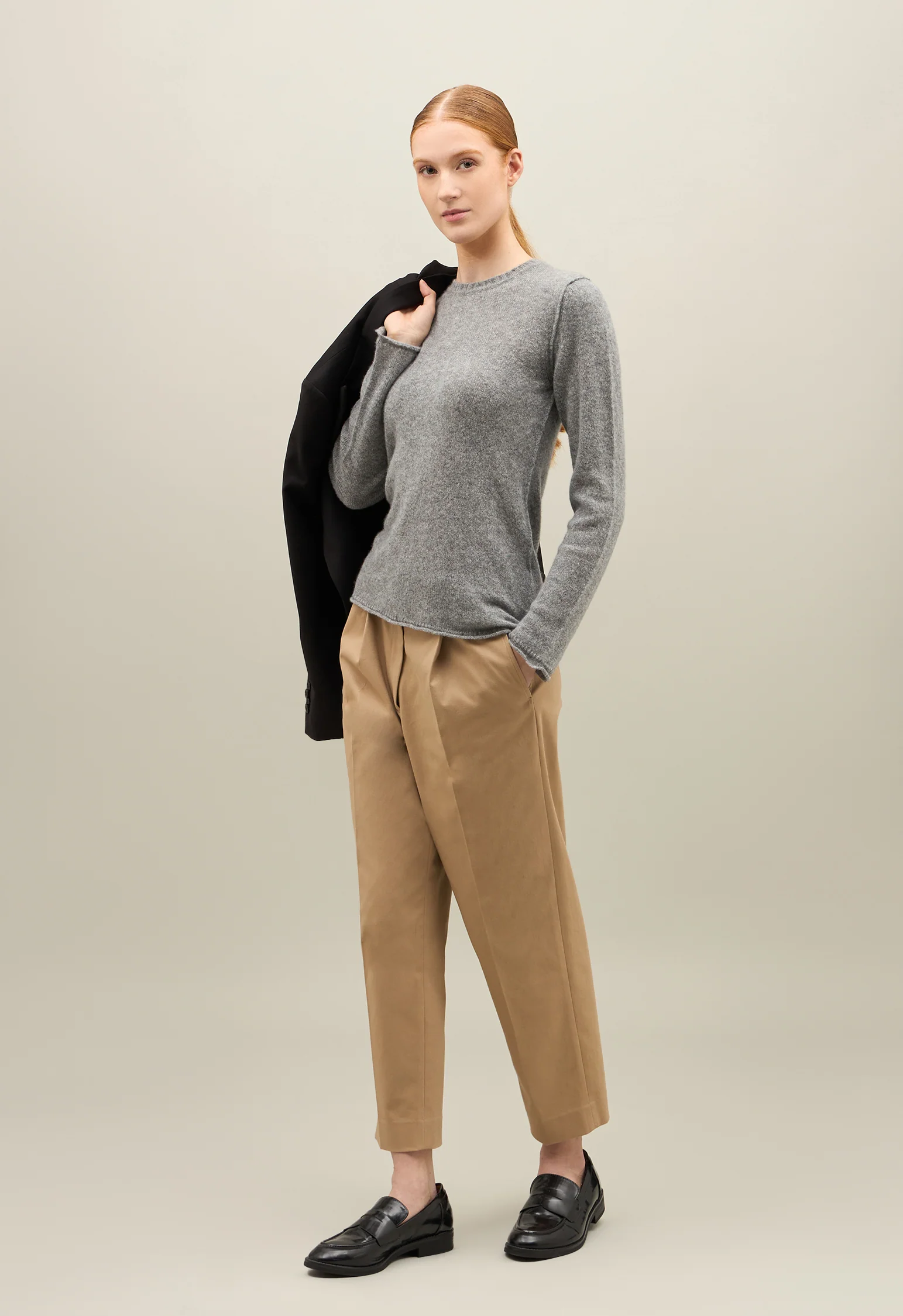 Pantalone cropped in cotone soft beige