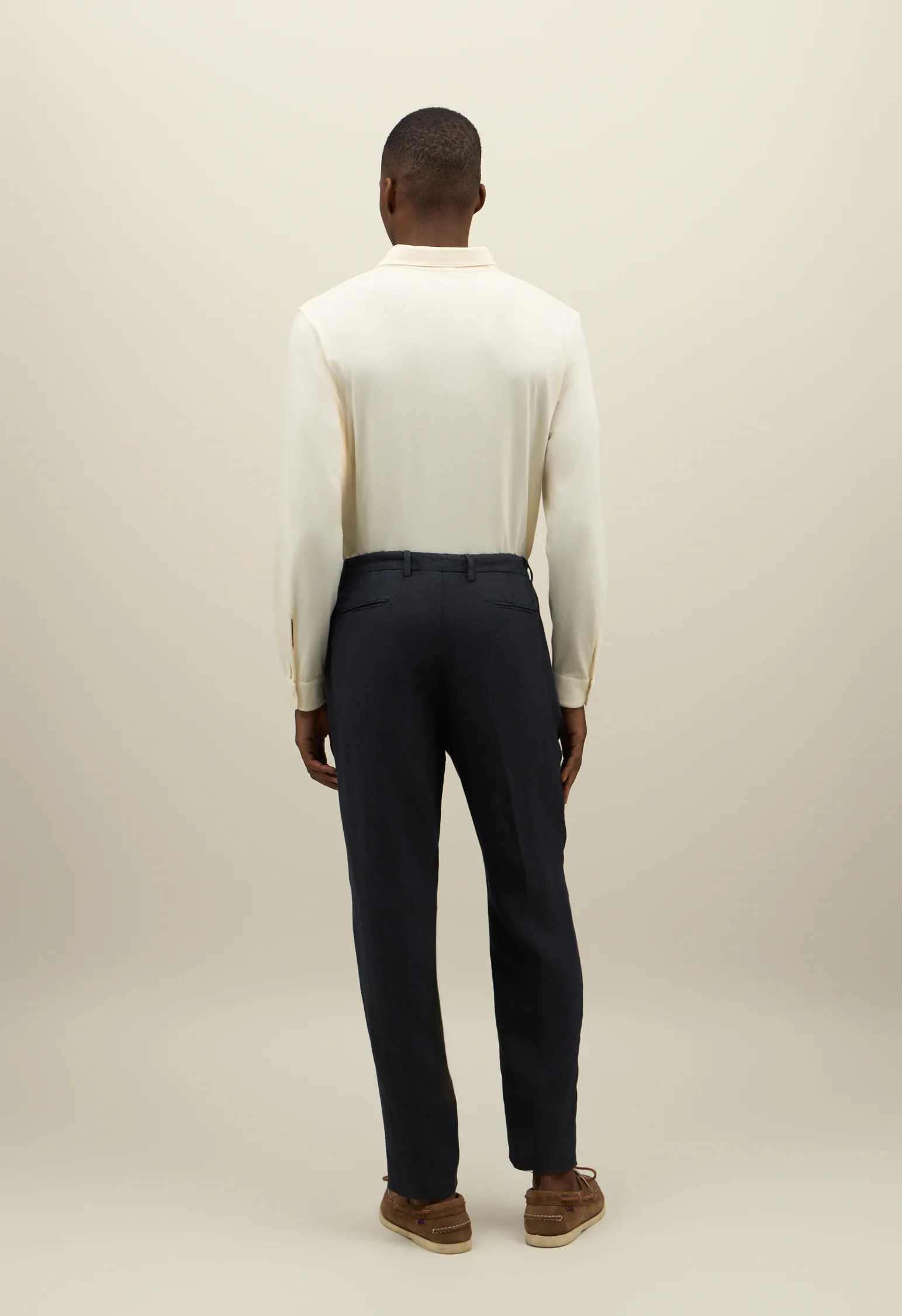 Pantalone in lino tinto in capo con due pinces blu - Image 2