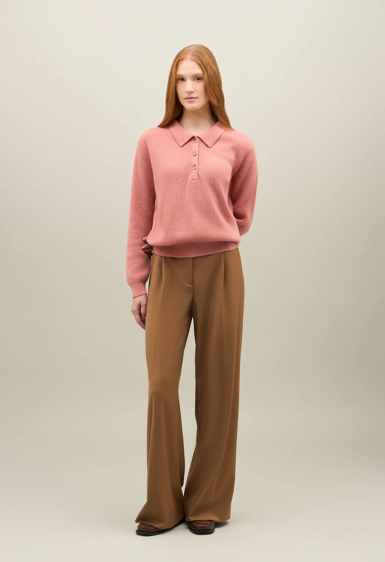 Polo in cashmere a costine rosa